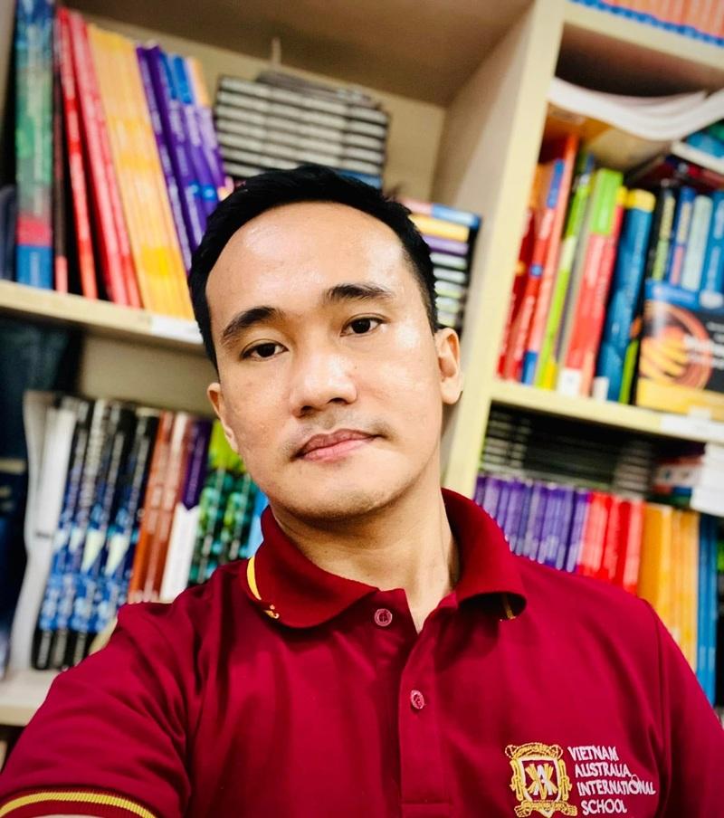 Thầy Ernesto Buaron Barcelona